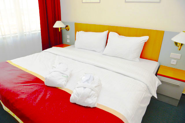 ベッドメイキング